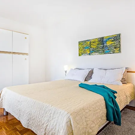 Apartment With A Parking Space - 22511