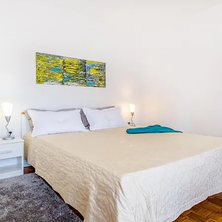 With A Parking Space - 22511 Umag